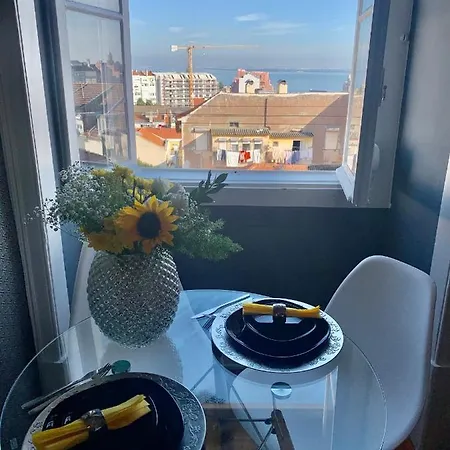 公寓 Lisbon Secret River View *